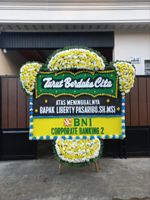 Papan Bunga Duka di Hutumury